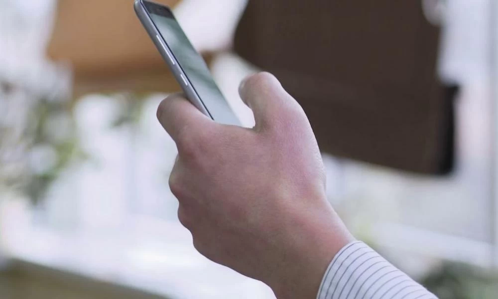 Πιο βρώμικη από την τουαλέτα η συσκευή που δεν αποχωριζόμαστε σχεδόν ποτέ!